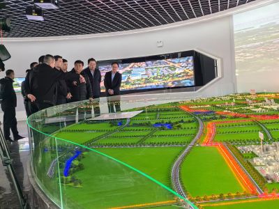 乌海高新技术产业开发区调研基础设施建设情况