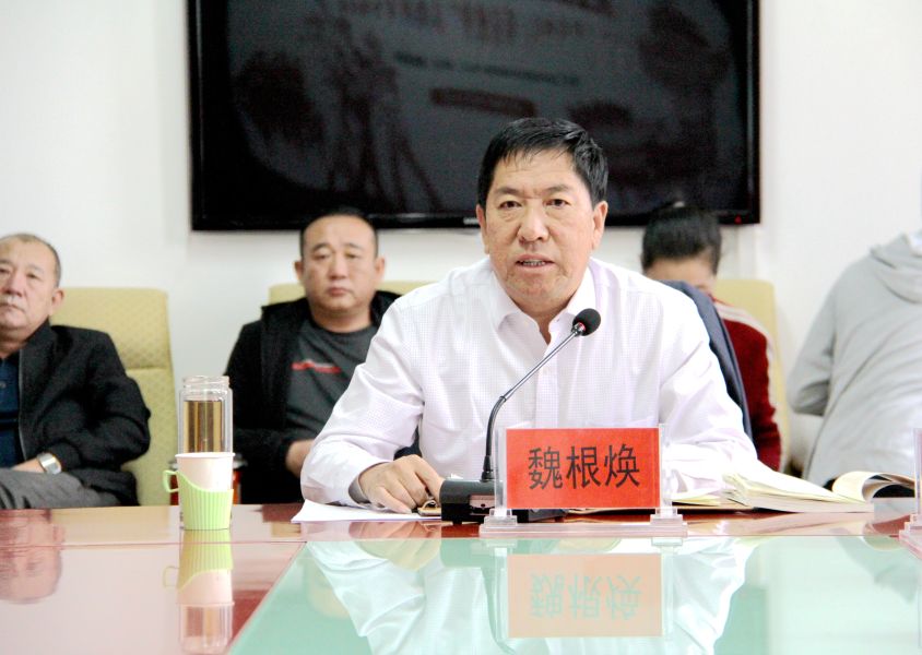 市工信局党组书记带头讲“不忘初心、牢记使命”专题党课-1